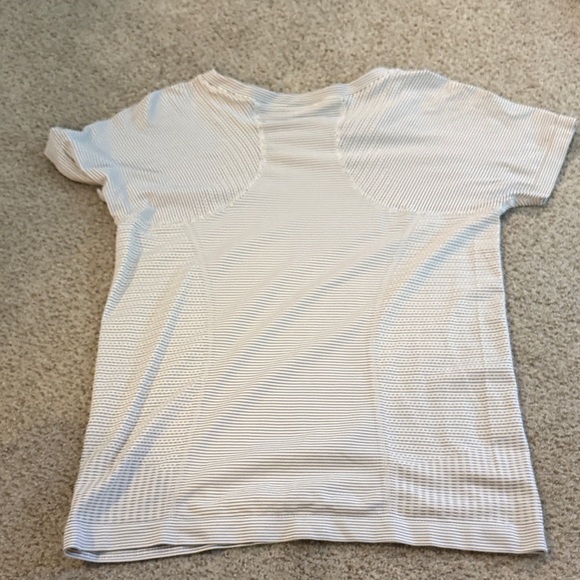 Athlete Momentum Seamless Tee Size Small (no‎ tag) - Picture 4 of 4